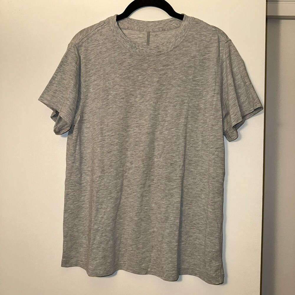 lululemon athletica Gray Short Sleeve Tee
